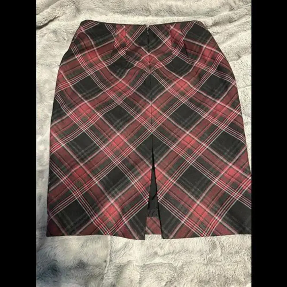 White House Black Market Plaid Pencil Skirt - Size 2